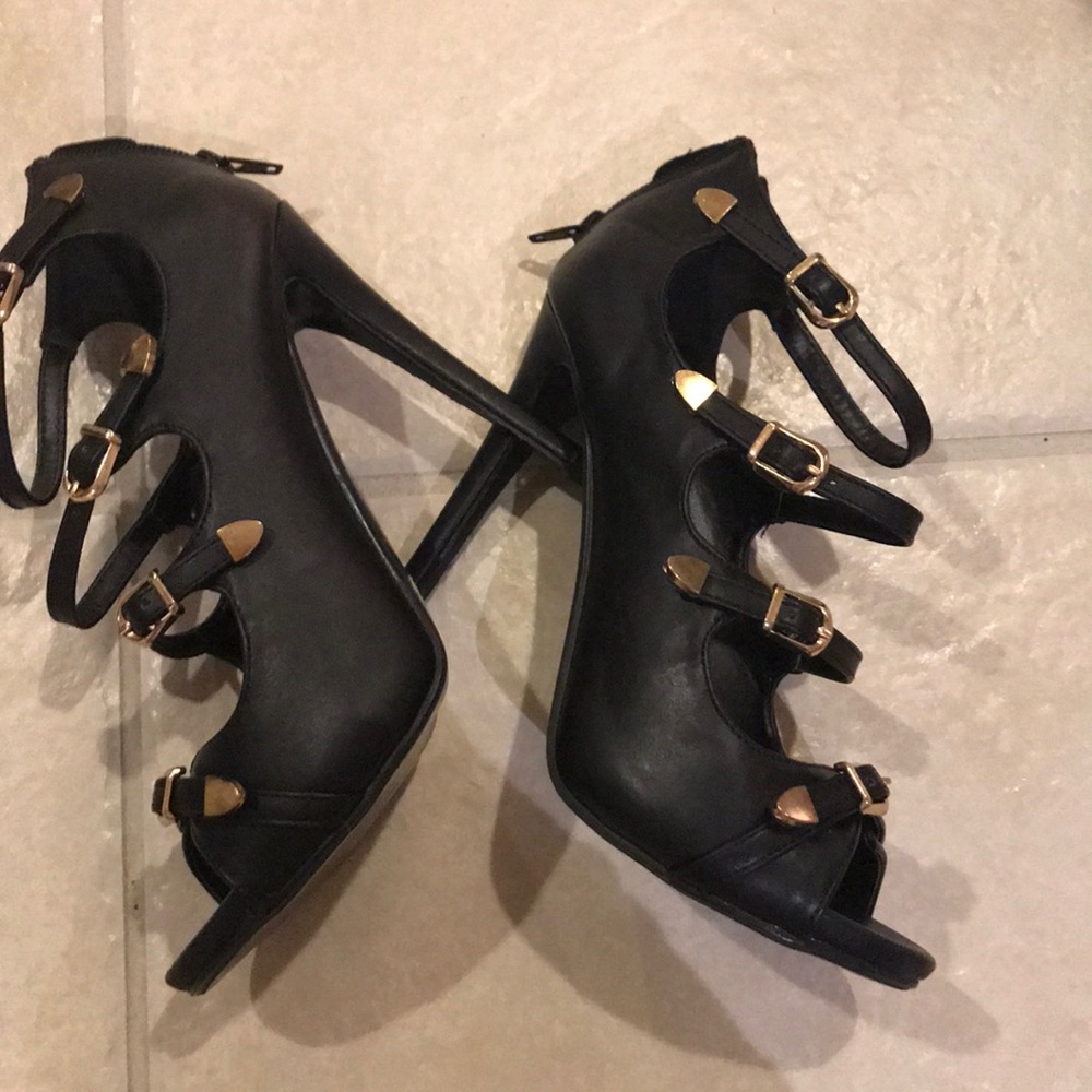Veto Verona black with gold hardware
